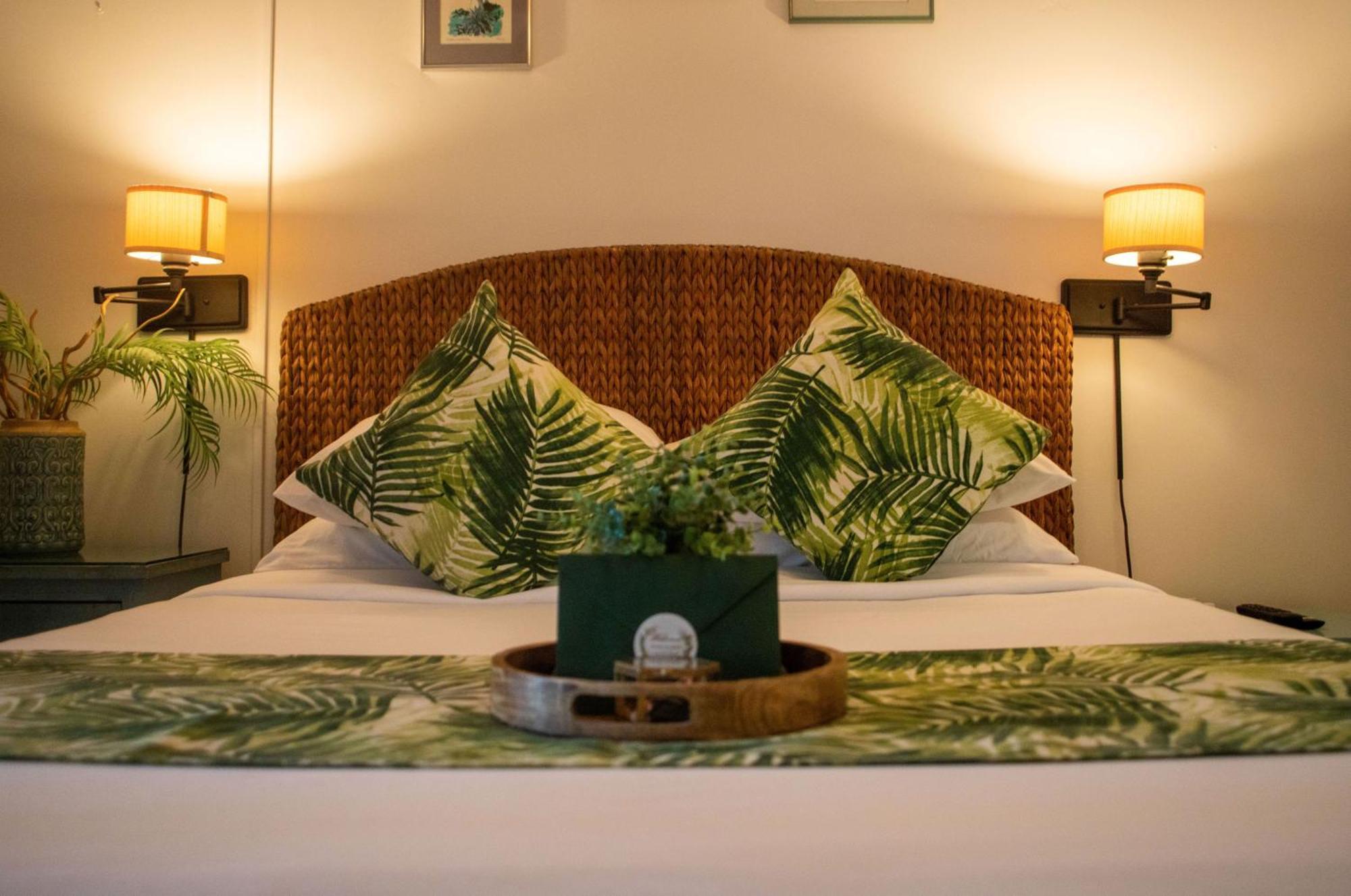 Andrews Inn & Garden Cottages Ки-Уэст Экстерьер фото