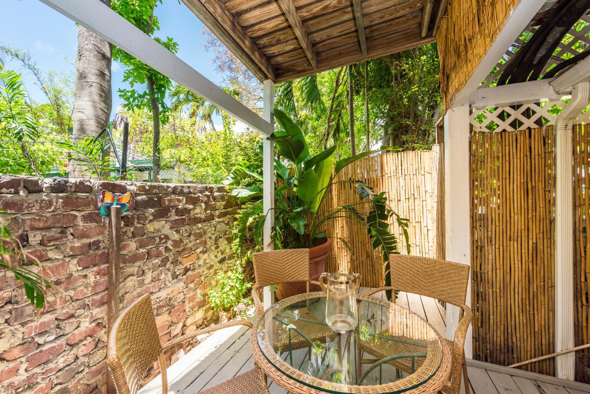 Andrews Inn & Garden Cottages Ки-Уэст Номер фото